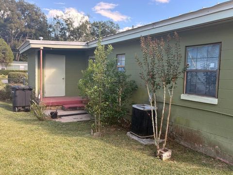 Tiny photo for 1010 Calloway Street, Tallahassee, FL 32304 (MLS # 391971)