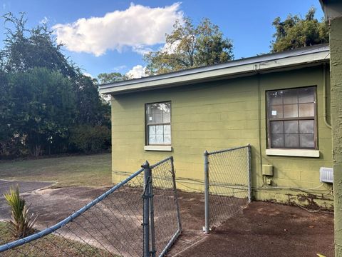 Tiny photo for 1010 Calloway Street, Tallahassee, FL 32304 (MLS # 391971)