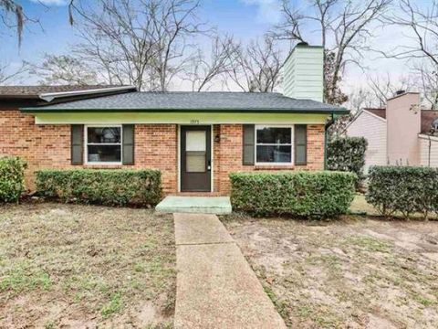 Photo of 1975 Rain Valley Drive, Tallahassee, FL 32308 (MLS # 394228)