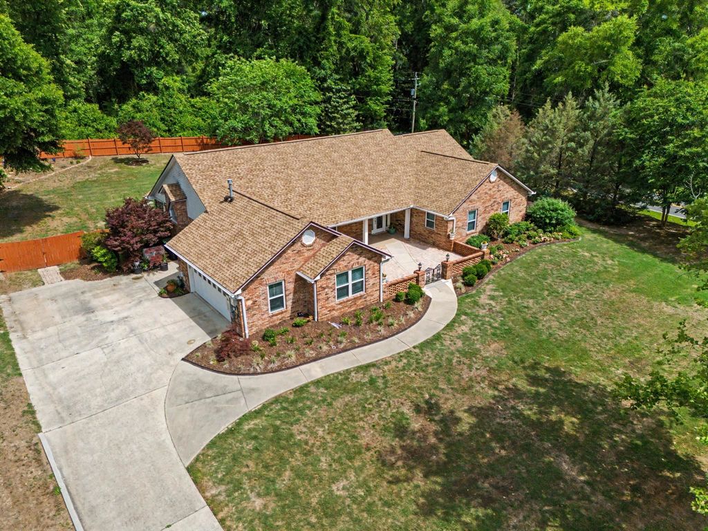 Photo of 414 FRANK SHAW Road, Tallahassee, FL 32312 (MLS # 399405)