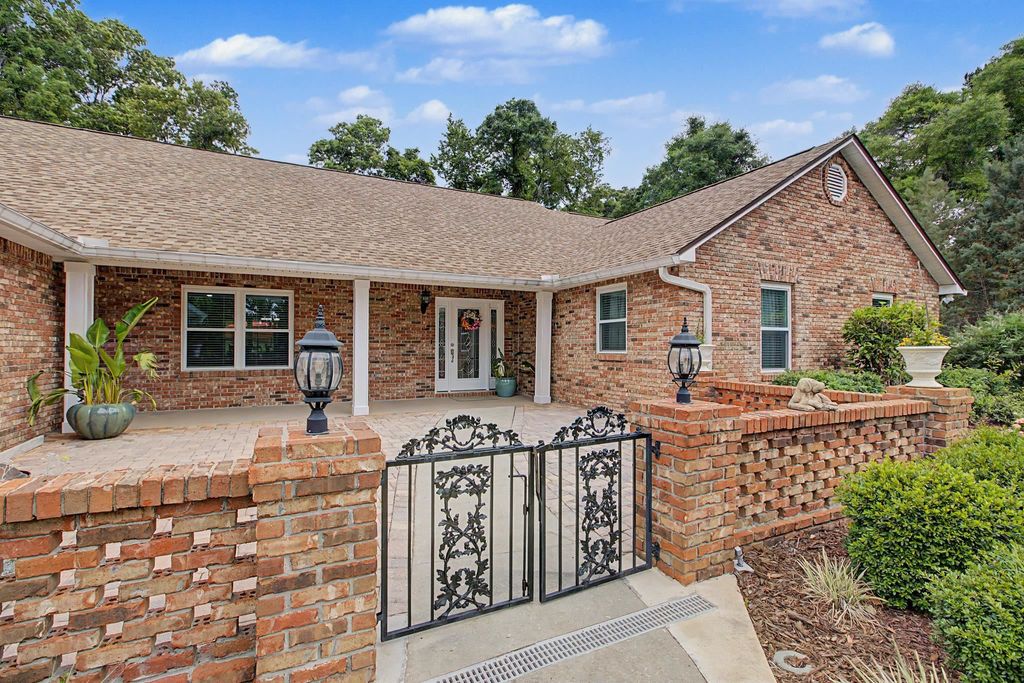 Photo of 414 FRANK SHAW Road, Tallahassee, FL 32312 (MLS # 399405)