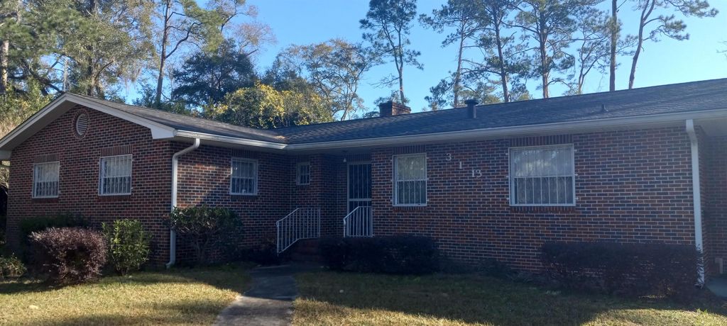Photo of 3113 Parkridge Drive, Tallahassee, FL 32305 (MLS # 396828)