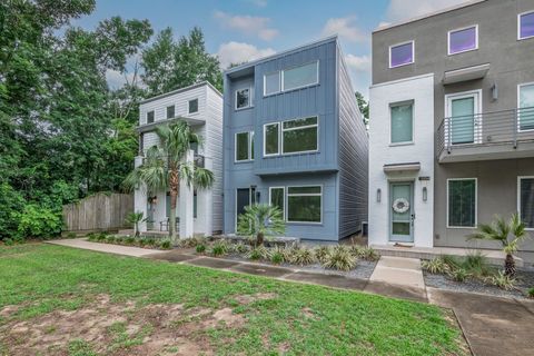 Tiny photo for 1252 N Bronough Street, Tallahassee, FL 32303 (MLS # 386508)