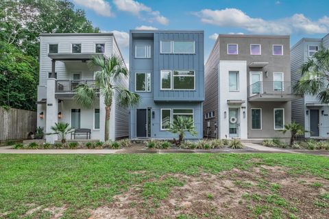 Tiny photo for 1252 N Bronough Street, Tallahassee, FL 32303 (MLS # 386508)