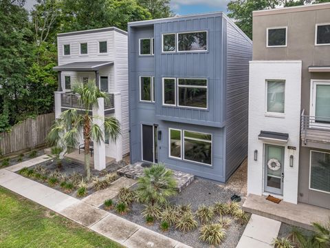 Photo of 1252 N Bronough Street, Tallahassee, FL 32303 (MLS # 386508)