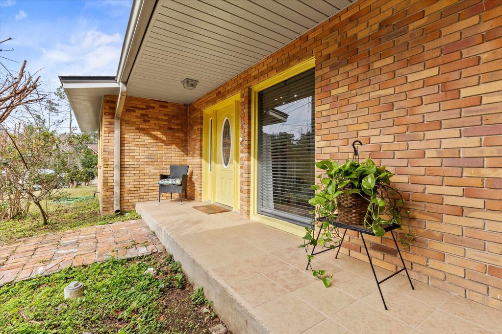 Photo of 625 N Calhoun Street, Quincy, FL 32351 (MLS # 394890)