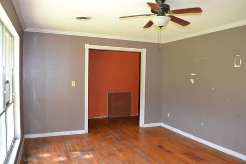 Tiny photo for 922 Creek Road, Tallahassee, FL 32305 (MLS # 397014)