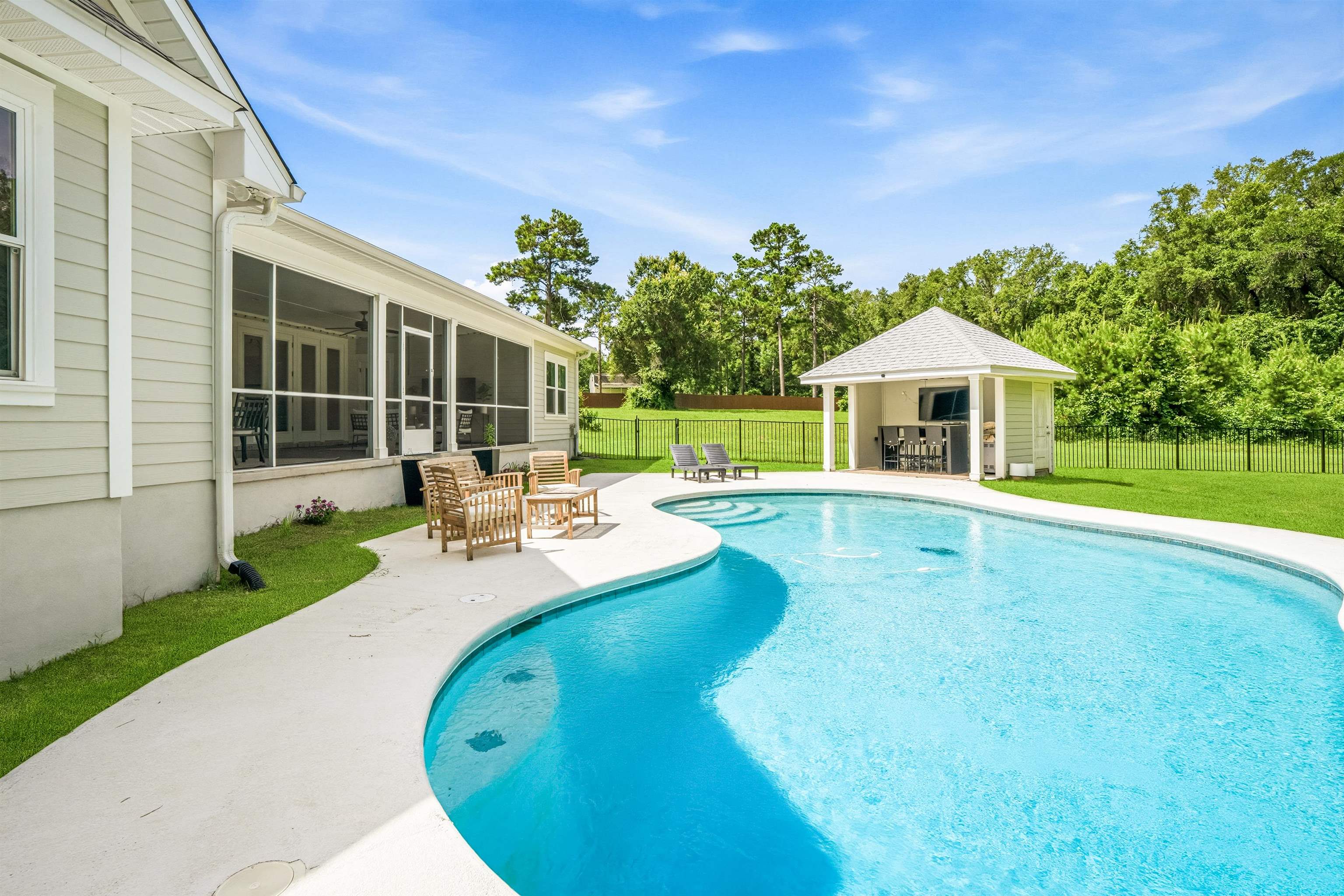 225 WISTERIA Lane