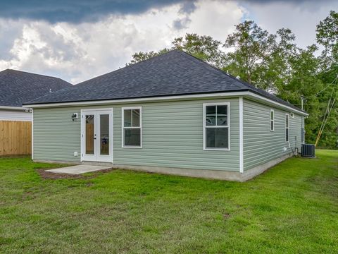 A home in Crawfordville