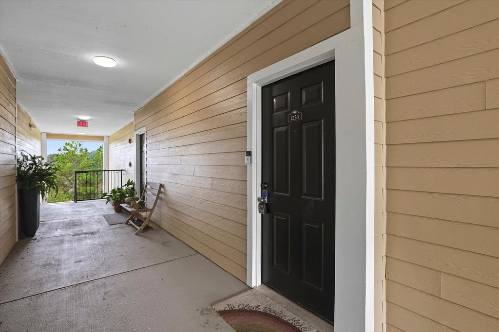 Photo of 2801 Chancellorsville Drive #1233, Tallahassee, FL 32312 (MLS # 392351)