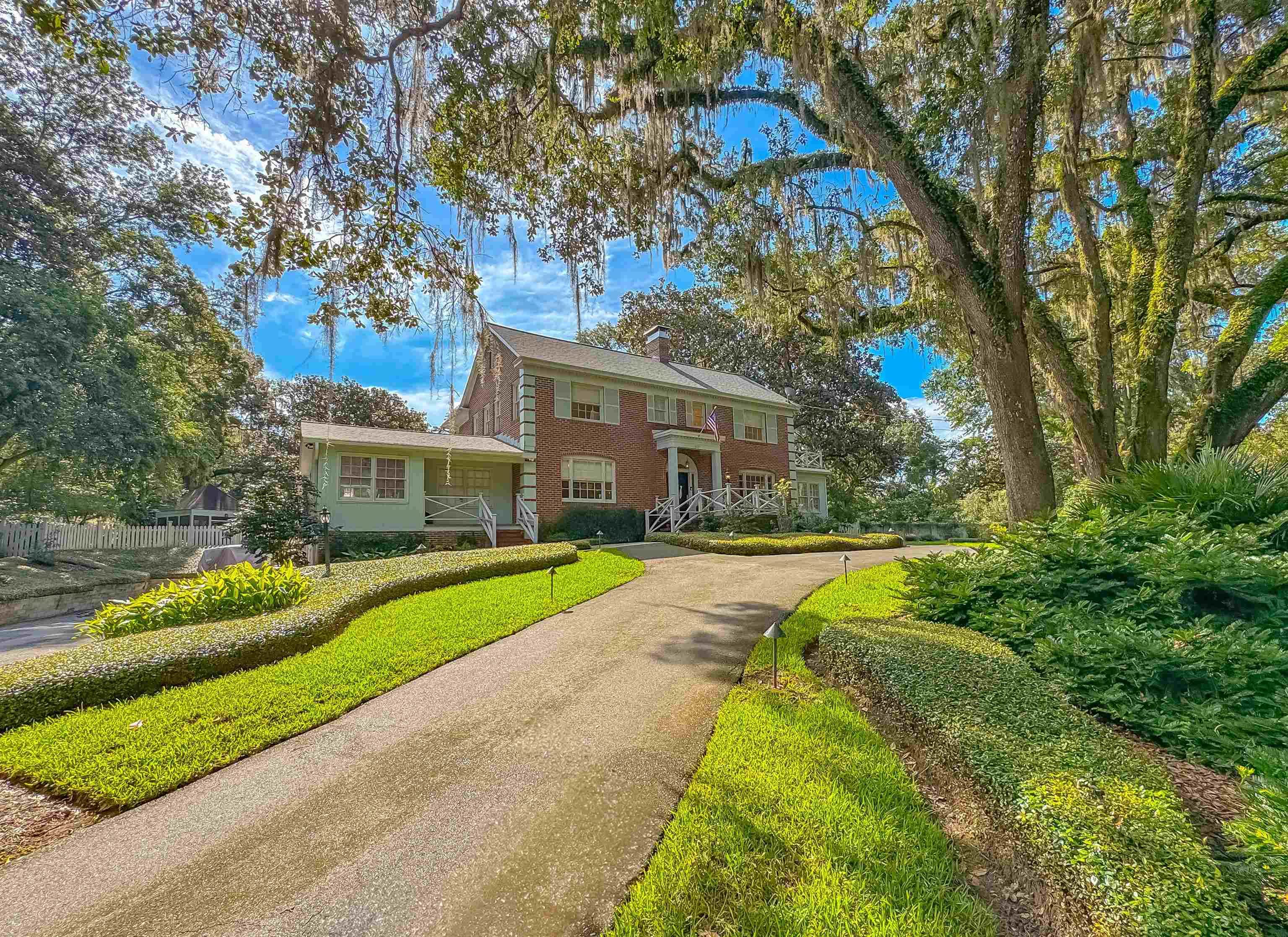 1117 Myers Park Drive