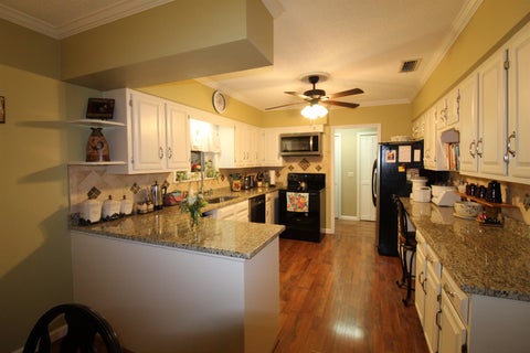 Tiny photo for 272 NE Dusty Miller Avenue, Madison, FL 32340 (MLS # 401322)