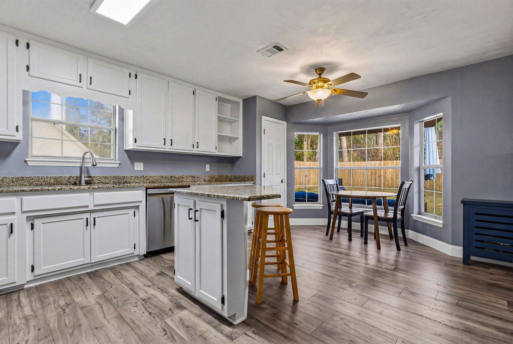 Photo of 1624 Copperfield Circle, Tallahassee, FL 32312 (MLS # 396983)