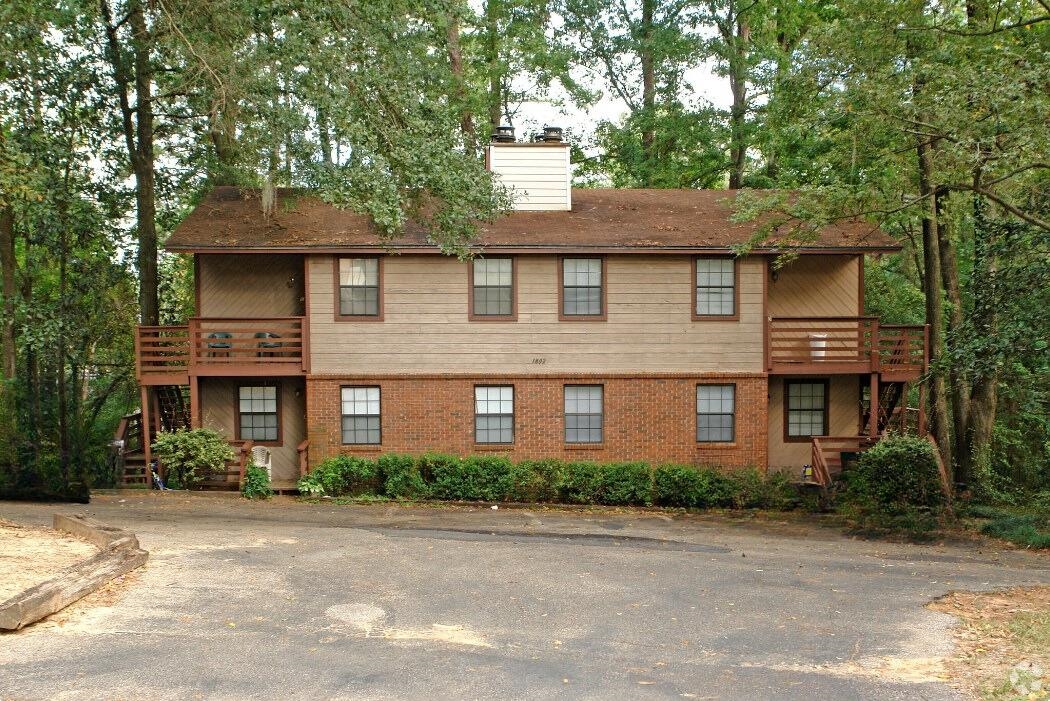 1818,1810,1802 Sylvan Court -