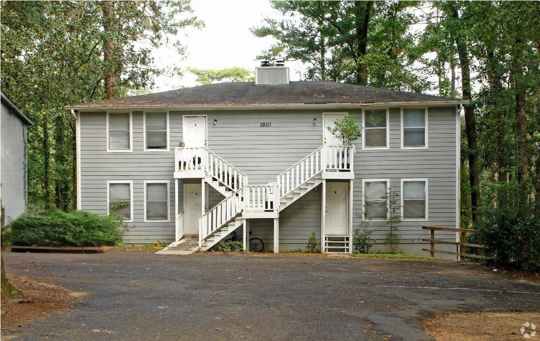 1818,1810,1802 Sylvan Court -