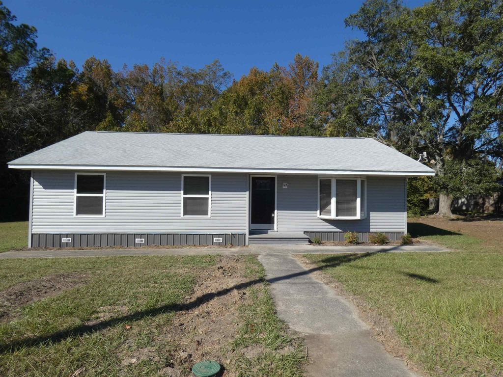 Photo of 1405 S Jefferson Street, Monticello, FL 32344 (MLS # 393326)