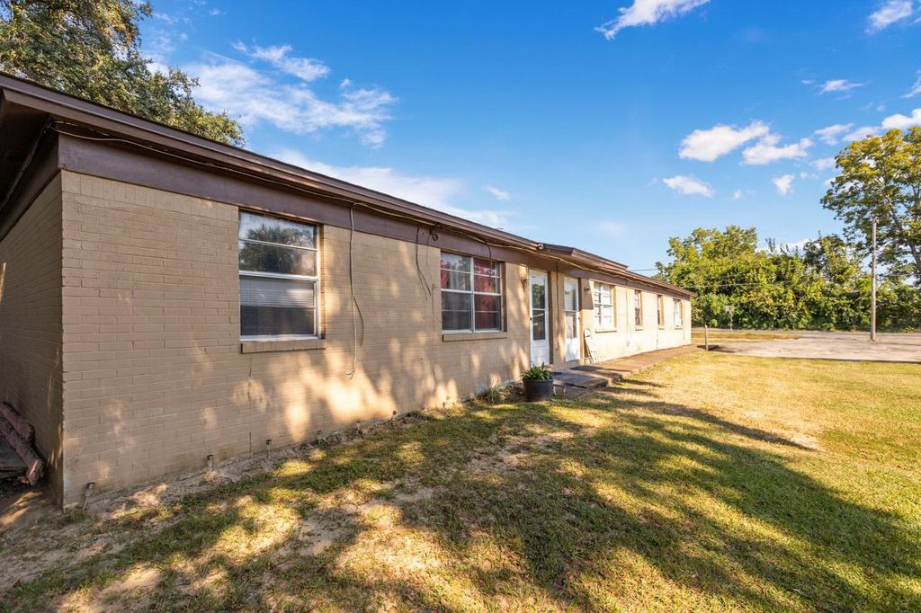 Photo of 1208 Springsax Rd #A,B,C, Tallahassee, FL 32305 (MLS # 391532)