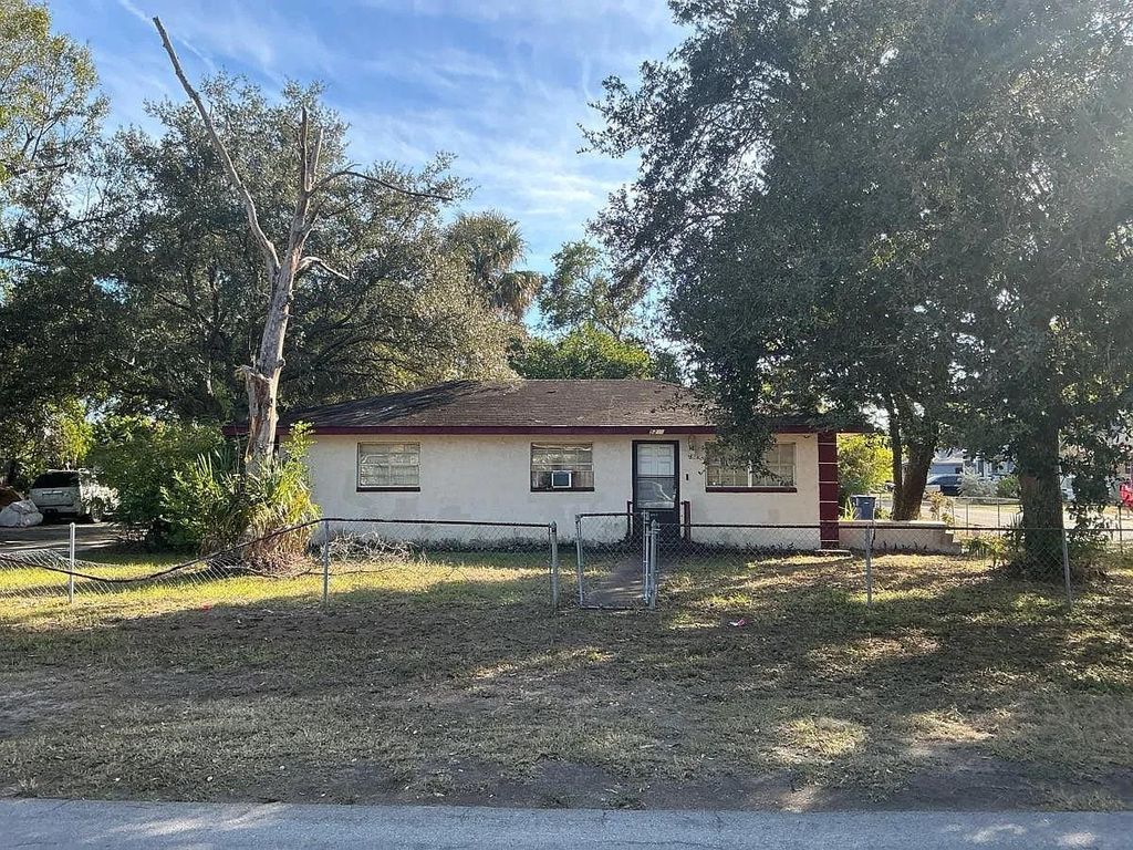 Photo of 5211 E 30th Avenue, Tampa, FL 33619 (MLS # 394218)