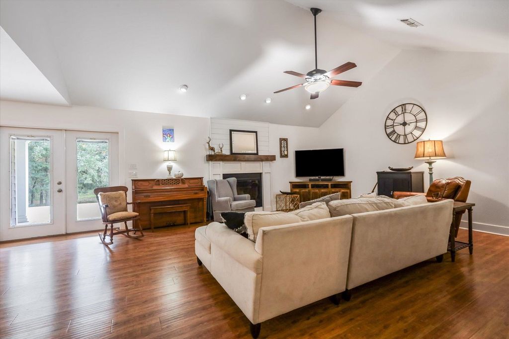 Photo of 1923 WHITEHOUSE Road, Monticello, FL 32344 (MLS # 392868)