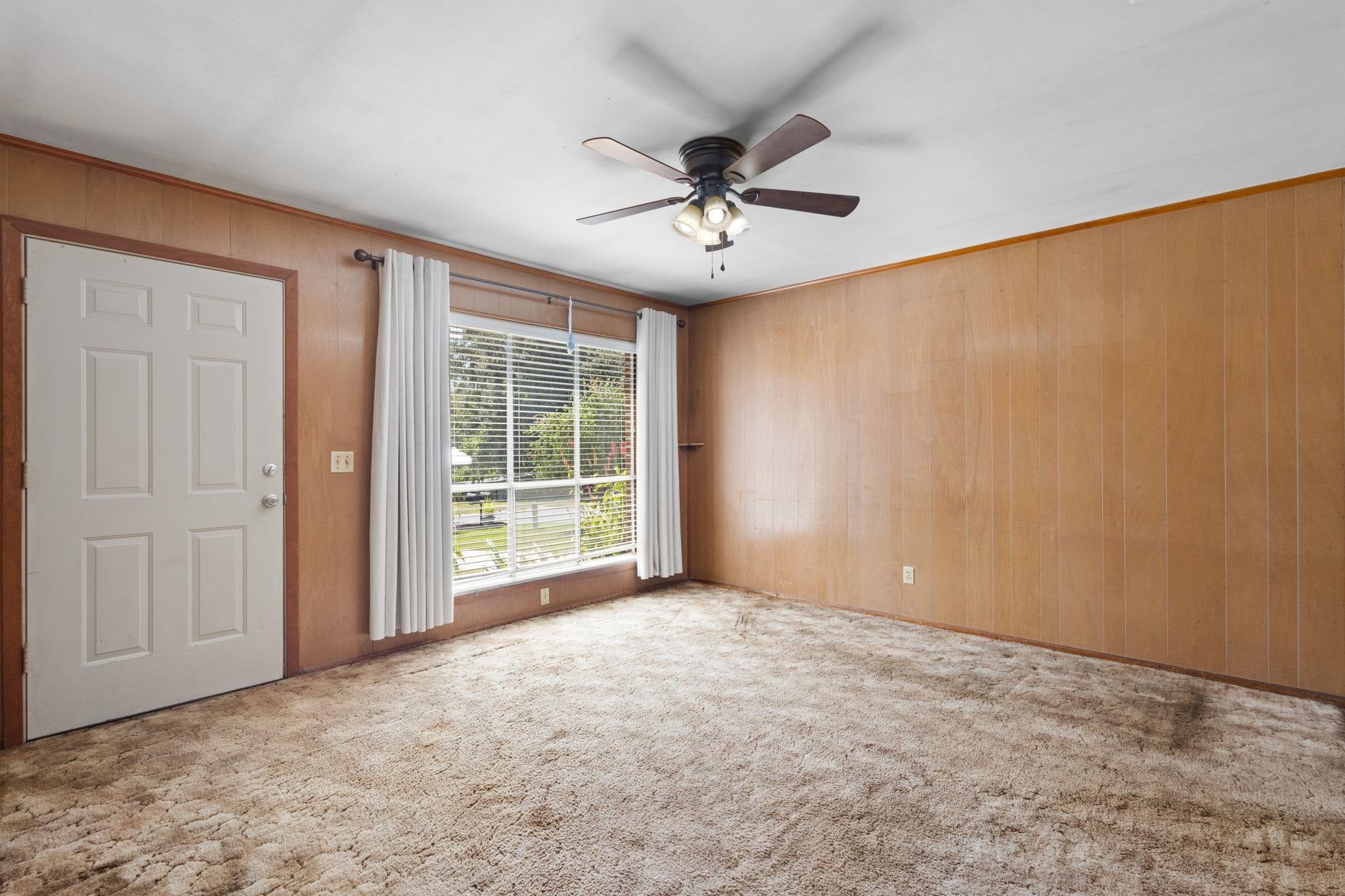 351 SE Park Loop
