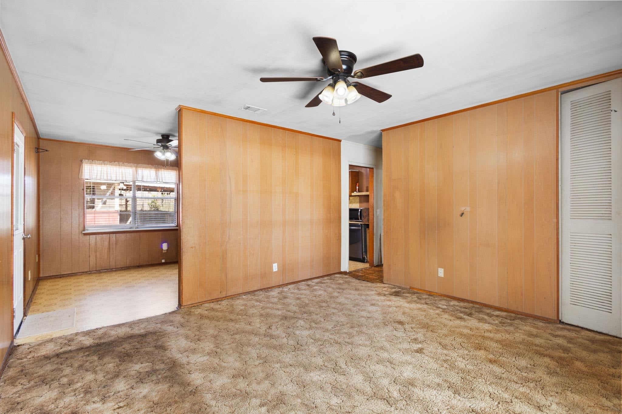 351 SE Park Loop