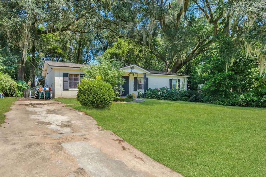 Photo of 2052 Harriet Drive, Tallahassee, FL 32303 (MLS # 390592)