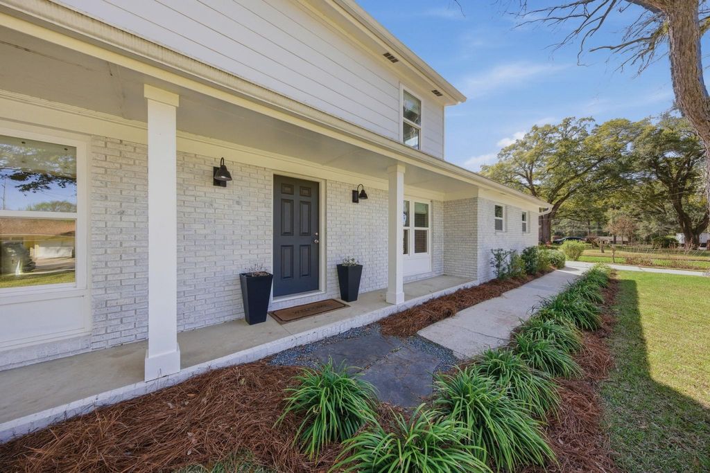 Photo of 2008 Doomar Drive, Tallahassee, FL 32308 (MLS # 399233)