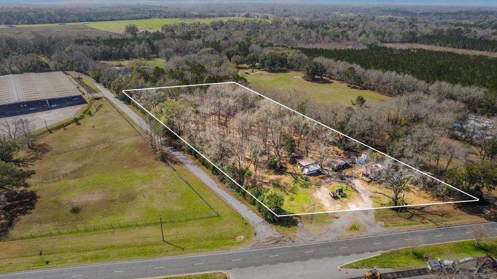 Photo of 18040 Blue Star Highway, Quincy, FL 32351 (MLS # 382791)