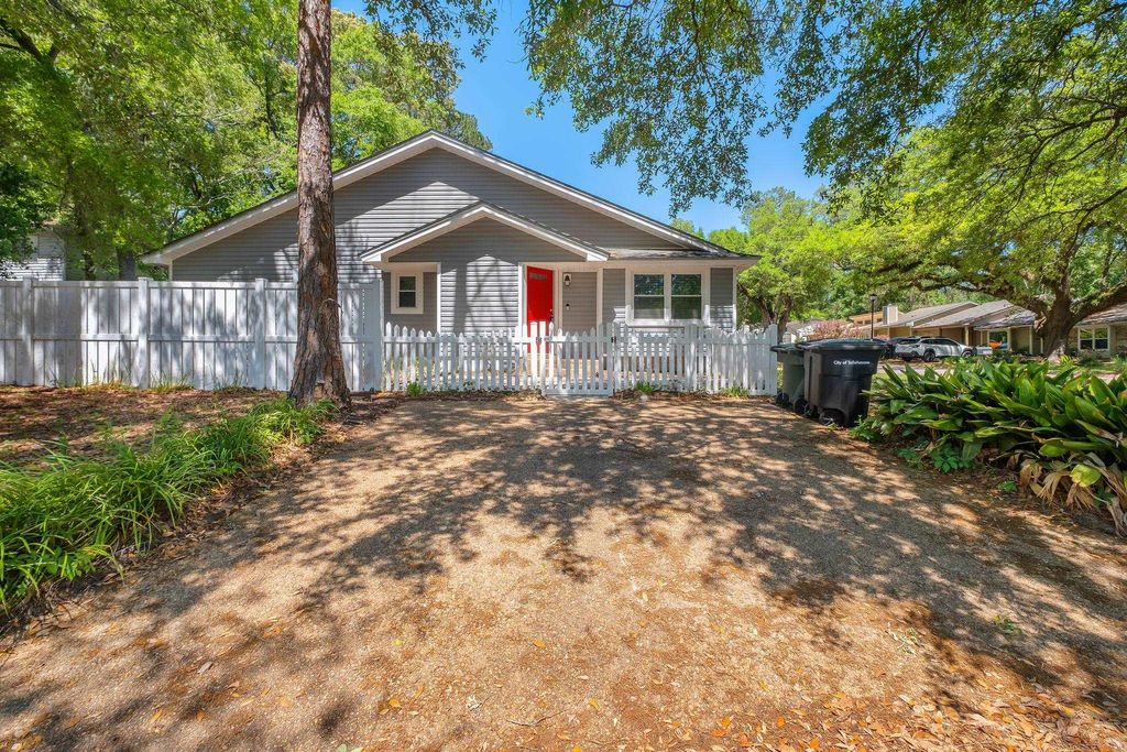 Photo of 2002 Sandcastle Drive, Tallahassee, FL 32308 (MLS # 398456)