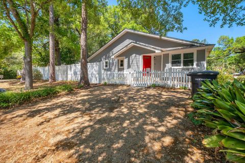 Tiny photo for 2002 Sandcastle Drive, Tallahassee, FL 32308 (MLS # 398456)