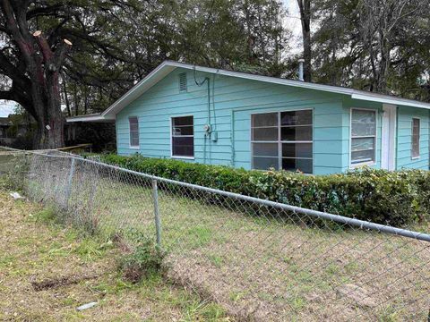 Tiny photo for 3417 Laura Street, Tallahassee, FL 32305 (MLS # 396928)