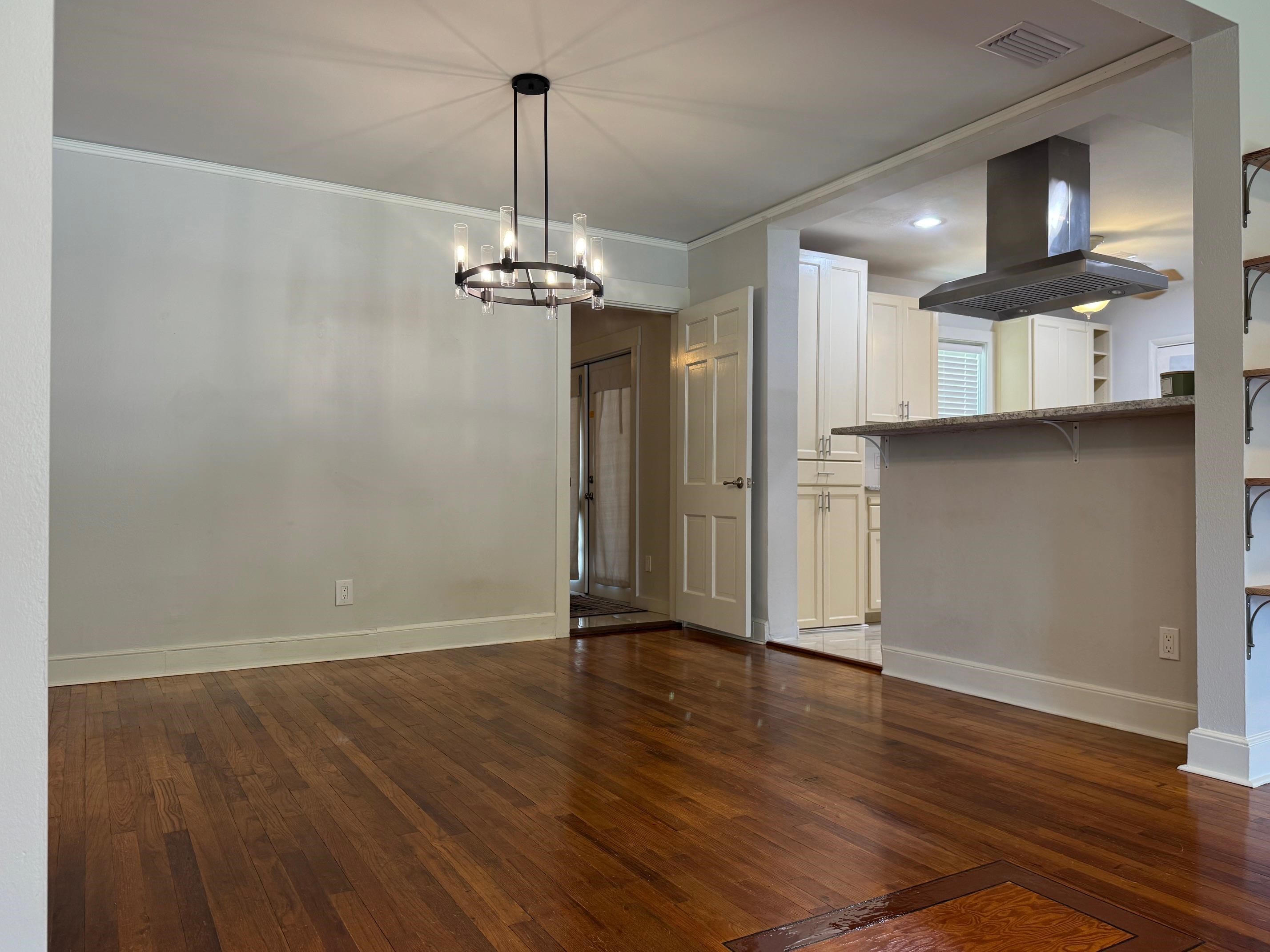 2015 E FOREST Drive