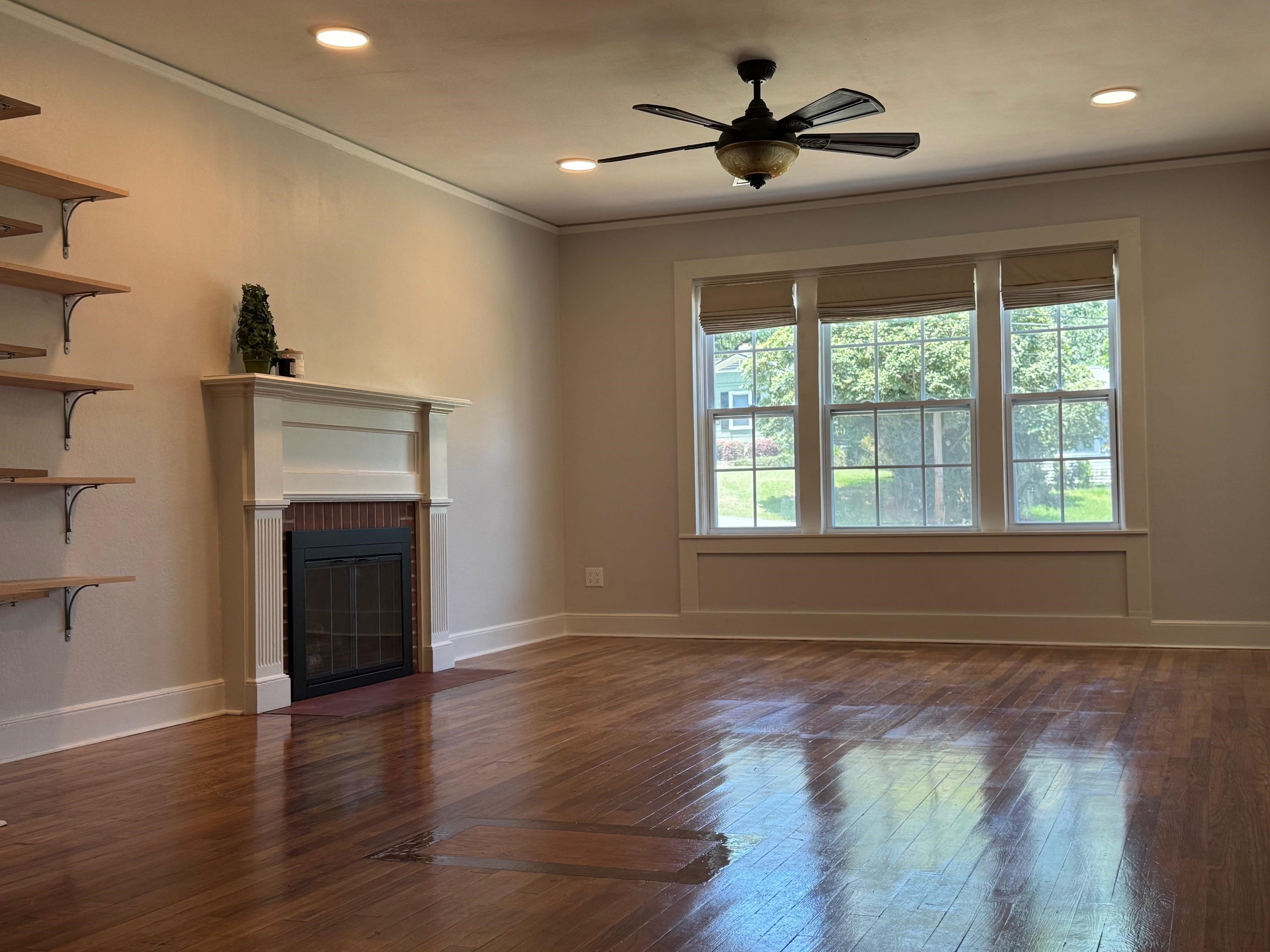 2015 E FOREST Drive