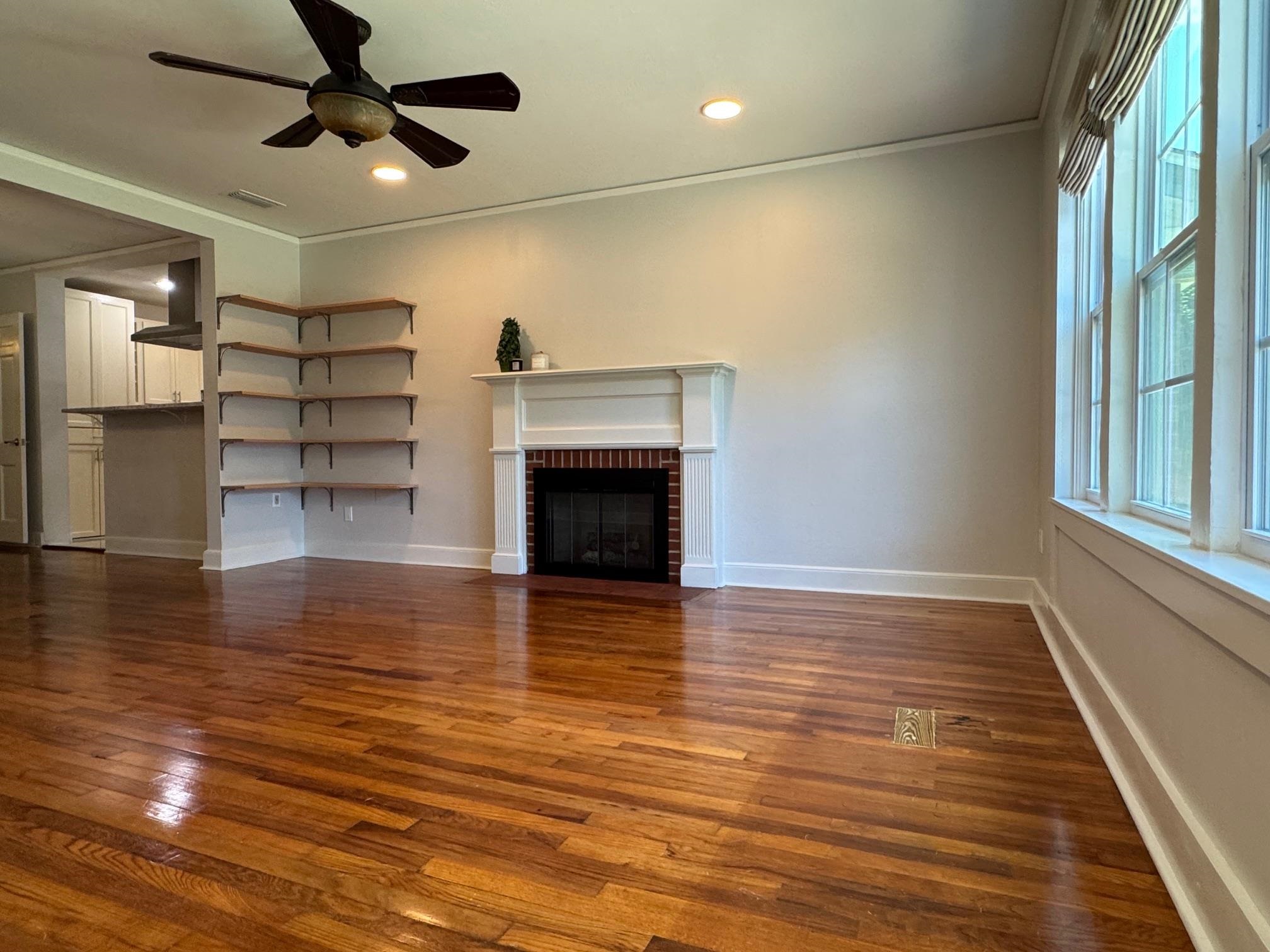 2015 E FOREST Drive