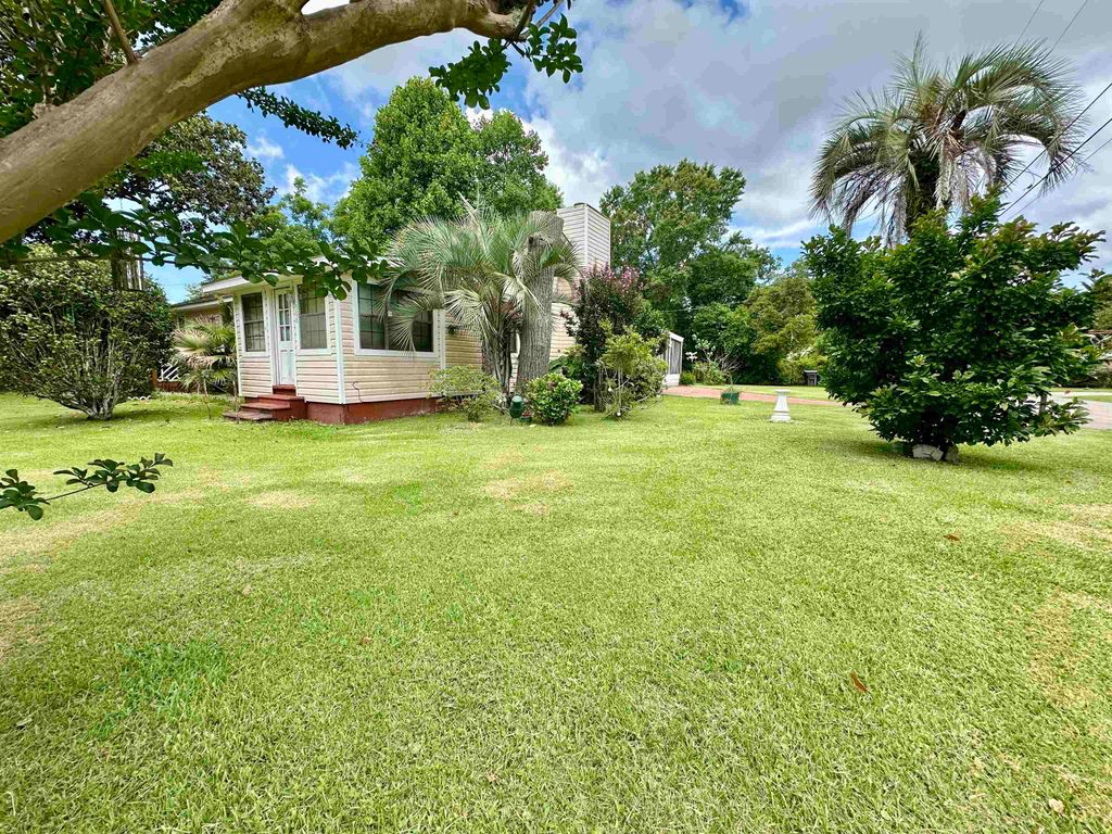 Photo of 508 NE 3rd Street, Havana, FL 32333 (MLS # 393248)