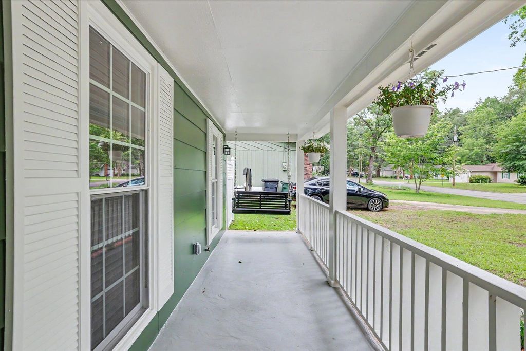 Photo of 3217 W Baldwin Drive, Tallahassee, FL 32309 (MLS # 399946)