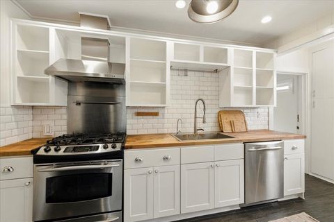 Tiny photo for 607 TALAFLO Street, Tallahassee, FL 32308 (MLS # 395069)