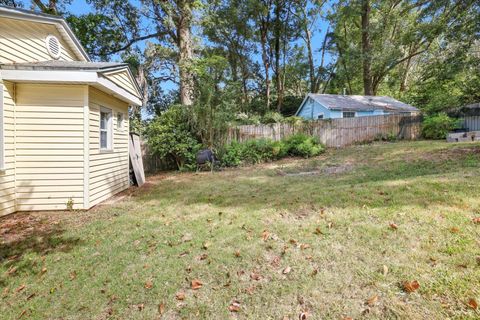 Tiny photo for 607 TALAFLO Street, Tallahassee, FL 32308 (MLS # 395069)