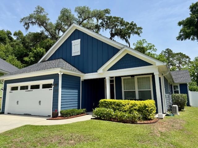 349 Gathering Oaks Dr