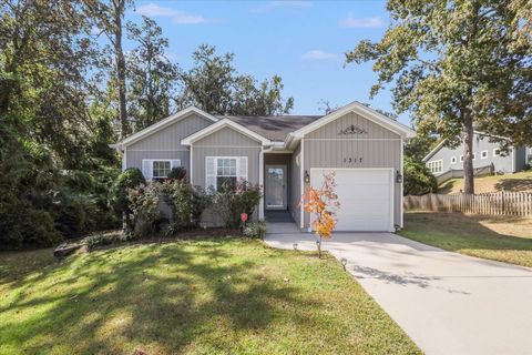 Photo of 1317 Ostin Nene, Tallahassee, FL 32301 (MLS # 391375)