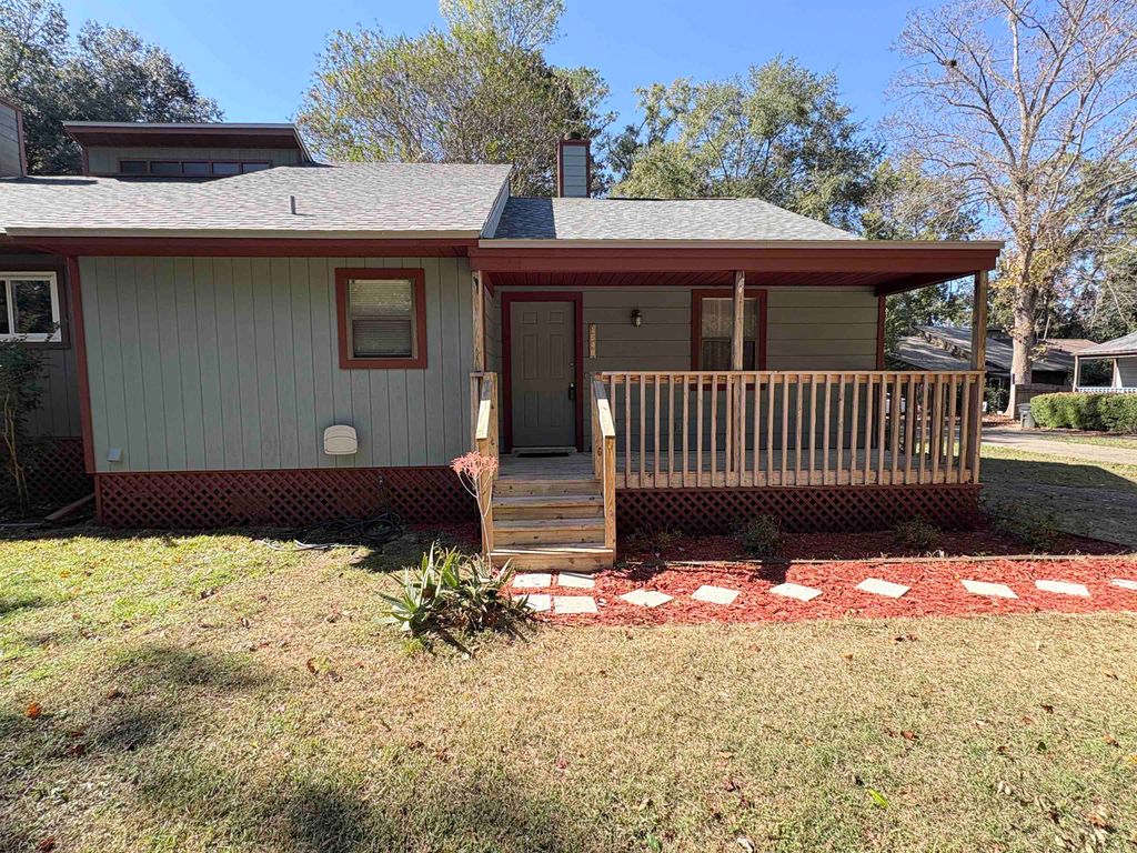 Photo of 1548 Twin Lakes Circle, Tallahassee, FL 32311 (MLS # 393073)