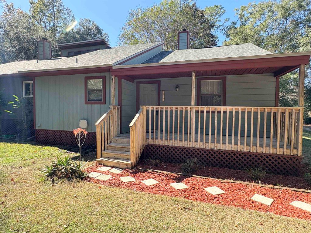 Photo of 1548 Twin Lakes Circle, Tallahassee, FL 32311 (MLS # 393073)