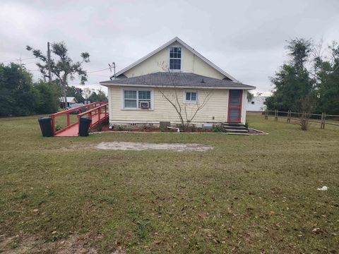 Tiny photo for 135 SE Oak Street, Madison, FL 32340 (MLS # 394481)