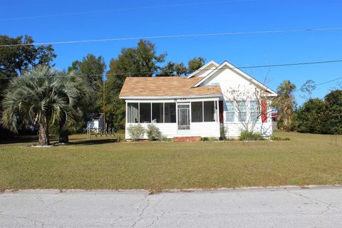 Tiny photo for 135 SE Oak Street, Madison, FL 32340 (MLS # 394481)