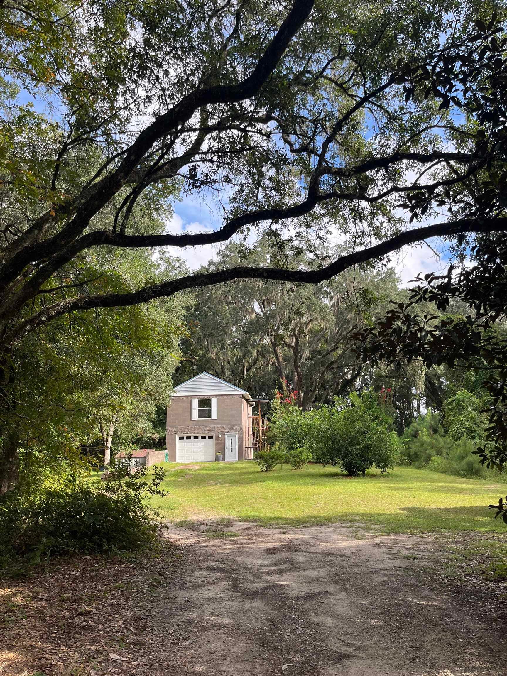 1858 Old Briar Trail