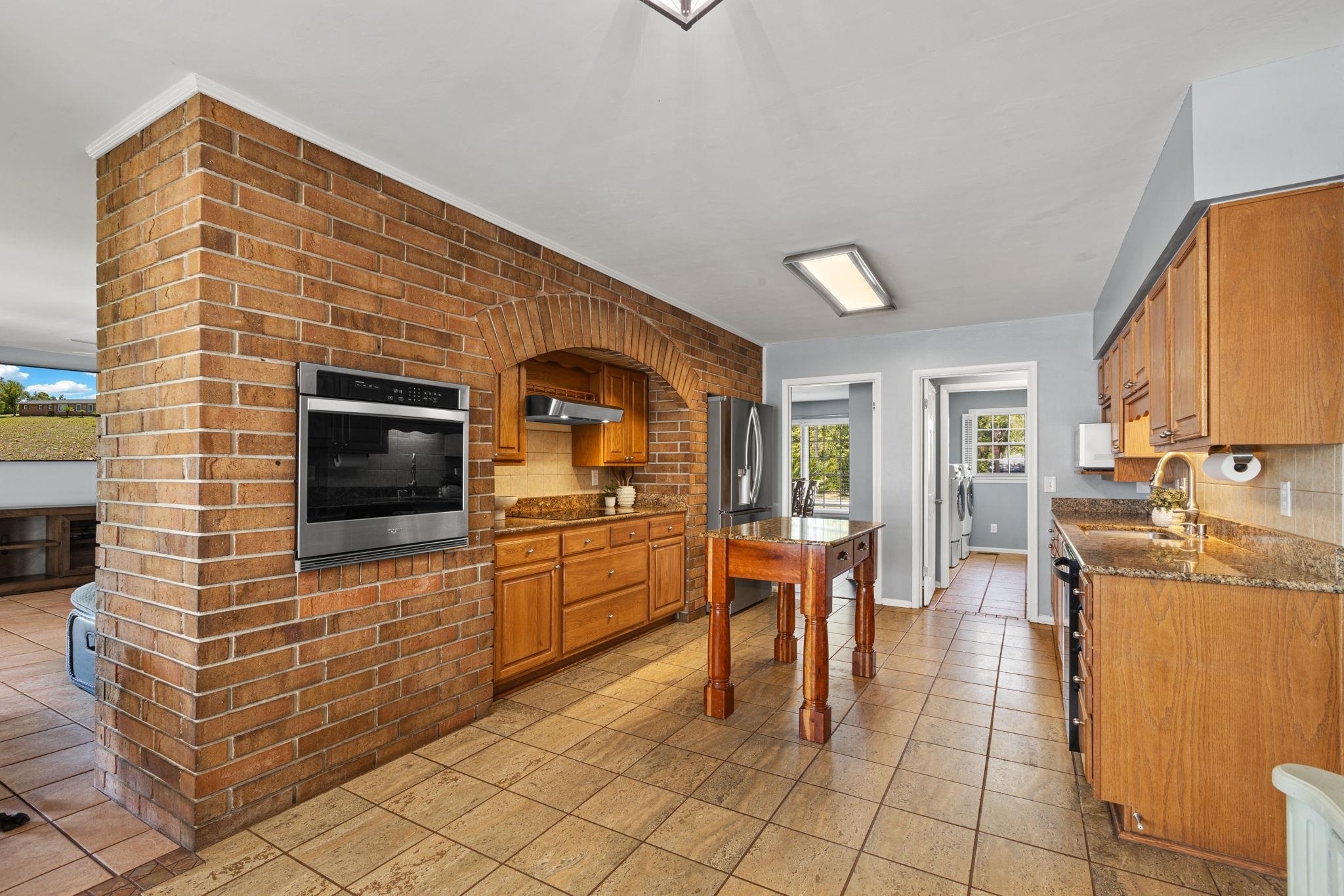 404 Glenridge Road