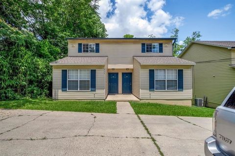 Tiny photo for 840 W Georgia Street #A, Tallahassee, FL 32304 (MLS # 390658)