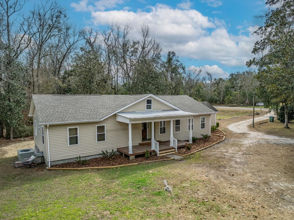 Photo of 1028 Dr MLK Jr Memorial Road, Crawfordville, FL 32327 (MLS # 396112)