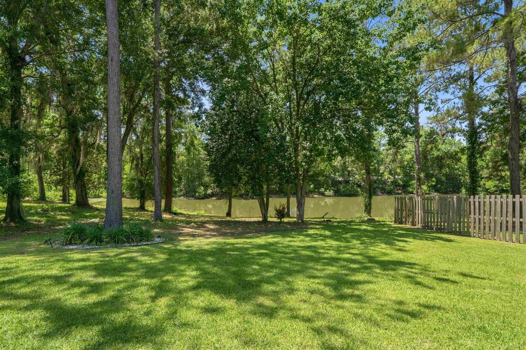 Photo of 2154 Stiles Pond Court, Tallahassee, FL 32303 (MLS # 400002)