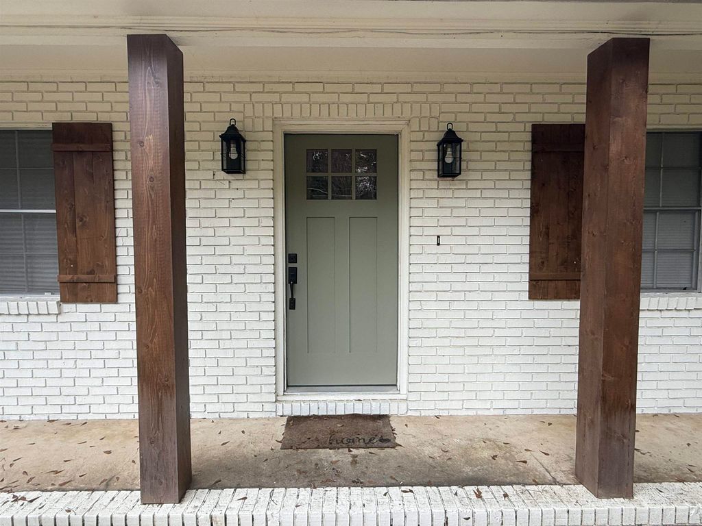 Photo of 2033 Doomar Drive, Tallahassee, FL 32308 (MLS # 394925)